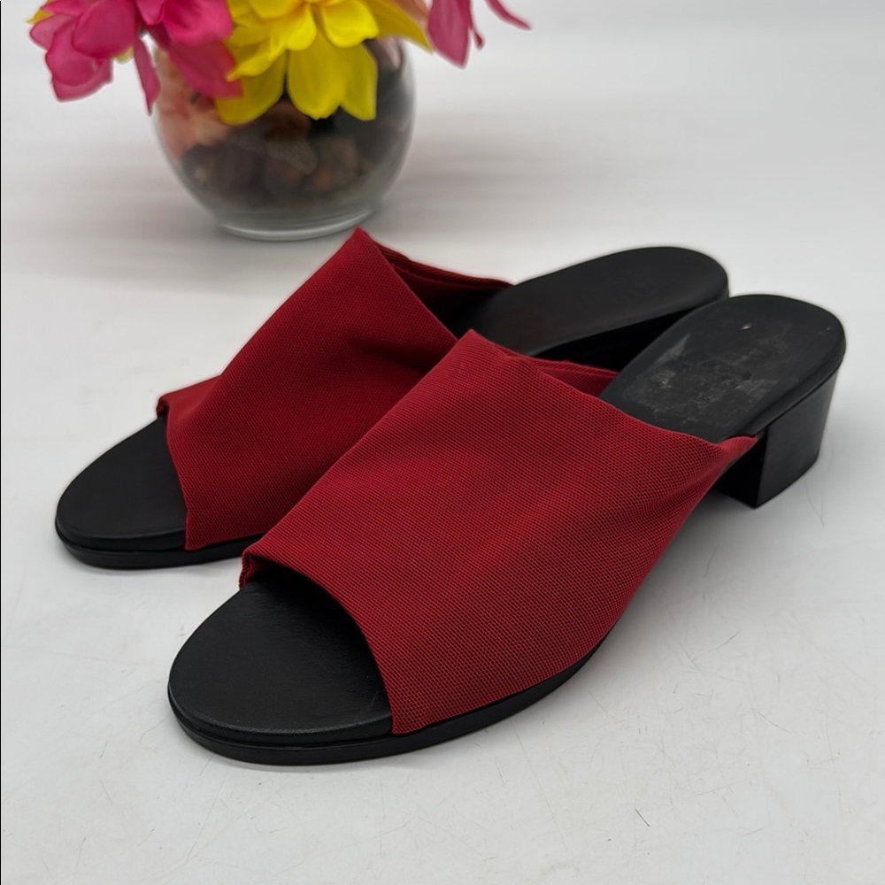 Munro Red Women's Mule Sandals Size 6.5 CM8358A